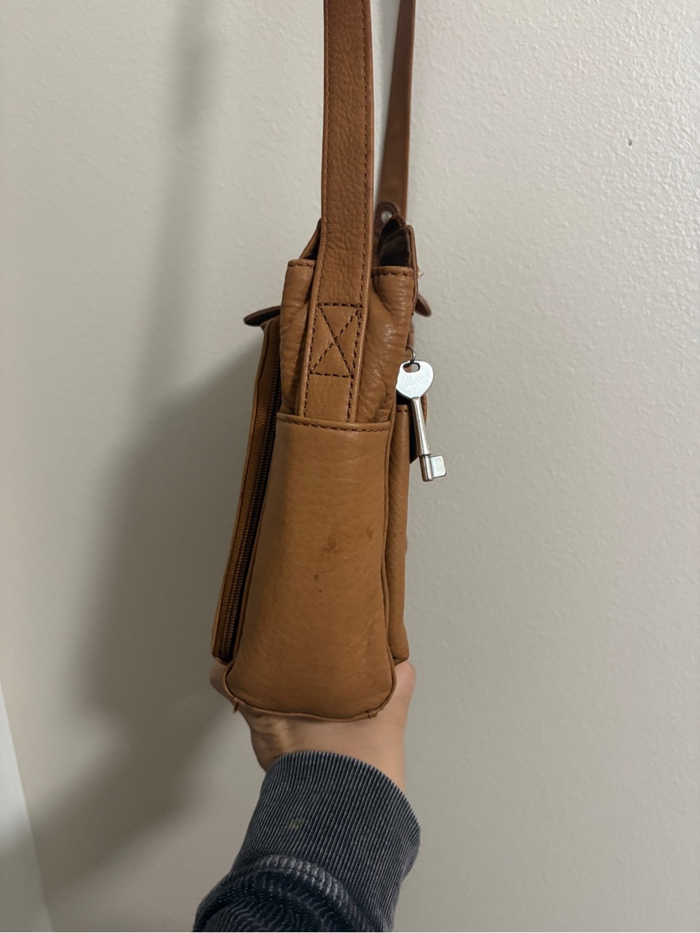 Vintage Leather Fossil Crossbody Medium Size Multiple Zipper Compartments Purse - Picture 5 of 12
